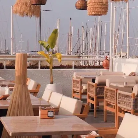 Tosunpasa Hookah Lounge Kafe Restroran Ve Turizm Otelcilik 住宿加早餐酒店 博德鲁姆