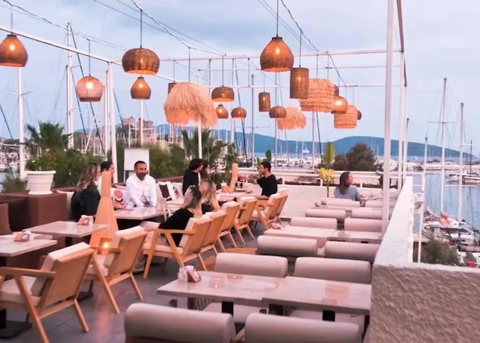 Tosunpasa Hookah Lounge Kafe Restroran Ve Turizm Otelcilik 博德鲁姆