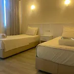 Tosunpasa Hookah Lounge Kafe Restroran Ve Turizm Otelcilik Alojamento de Acomodação e Pequeno-almoço *