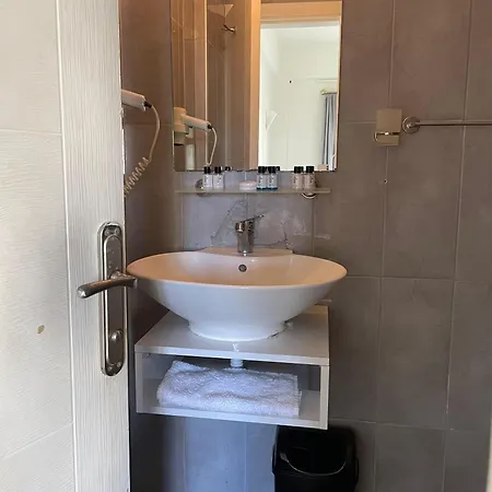 Tosunpasa Hookah Lounge Kafe Restroran Ve Turizm Otelcilik * בודרום