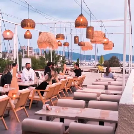 Tosunpasa Hookah Lounge Kafe Restroran Ve Turizm Otelcilik בודרום