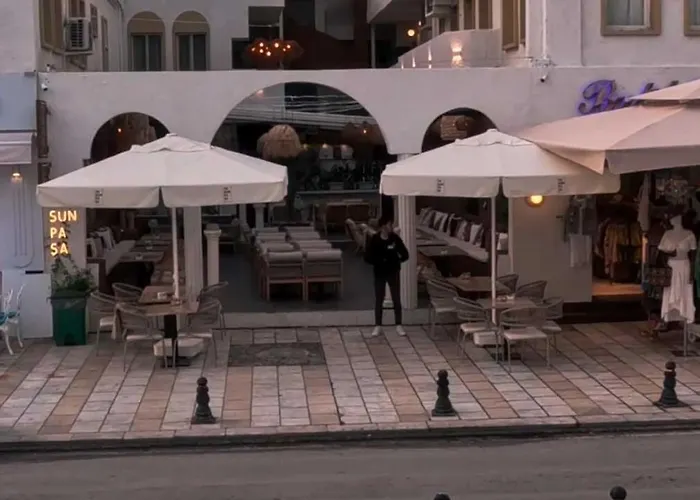 Tosunpasa Hookah Lounge Kafe Restroran Ve Turizm Otelcilik 住宿加早餐酒店 *