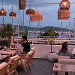 B&B Tosunpasa Hookah Lounge Kafe Restroran Ve Turizm Otelcilik Bodrum