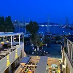 Tosunpasa Hookah Lounge Kafe Restroran Ve Turizm Otelcilik B&B Bodrum